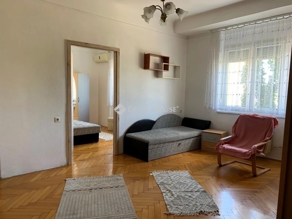 Eladó 2 szobás  lakás, Budapest 14. ker.