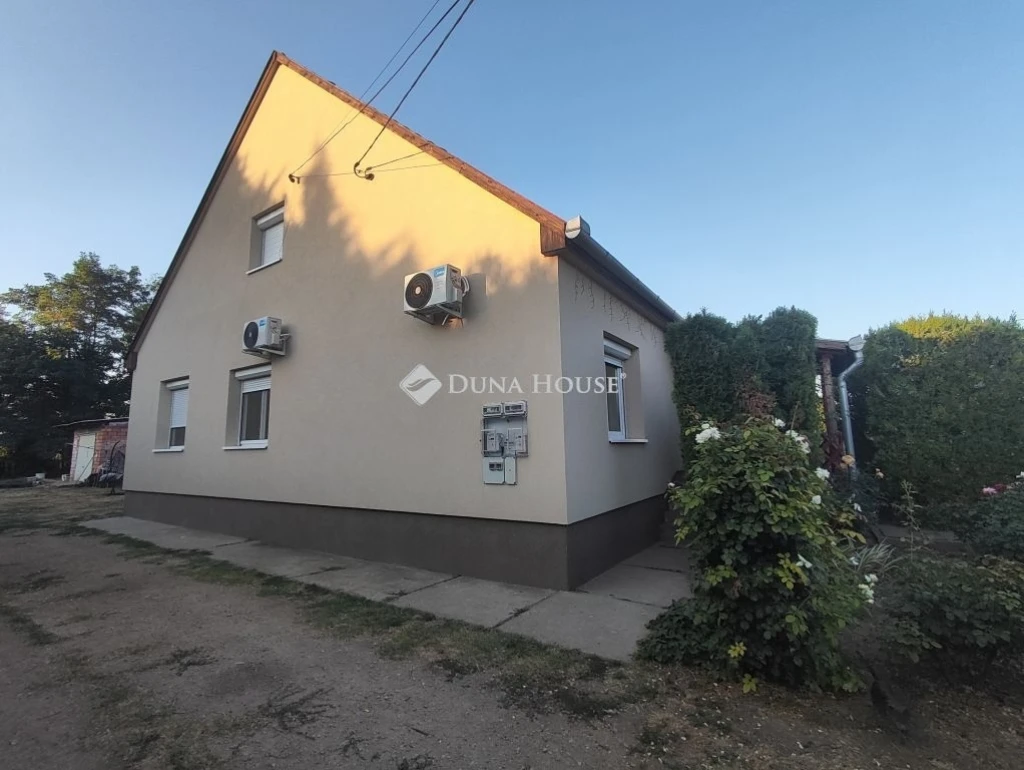 Eladó ház, Iváncsa