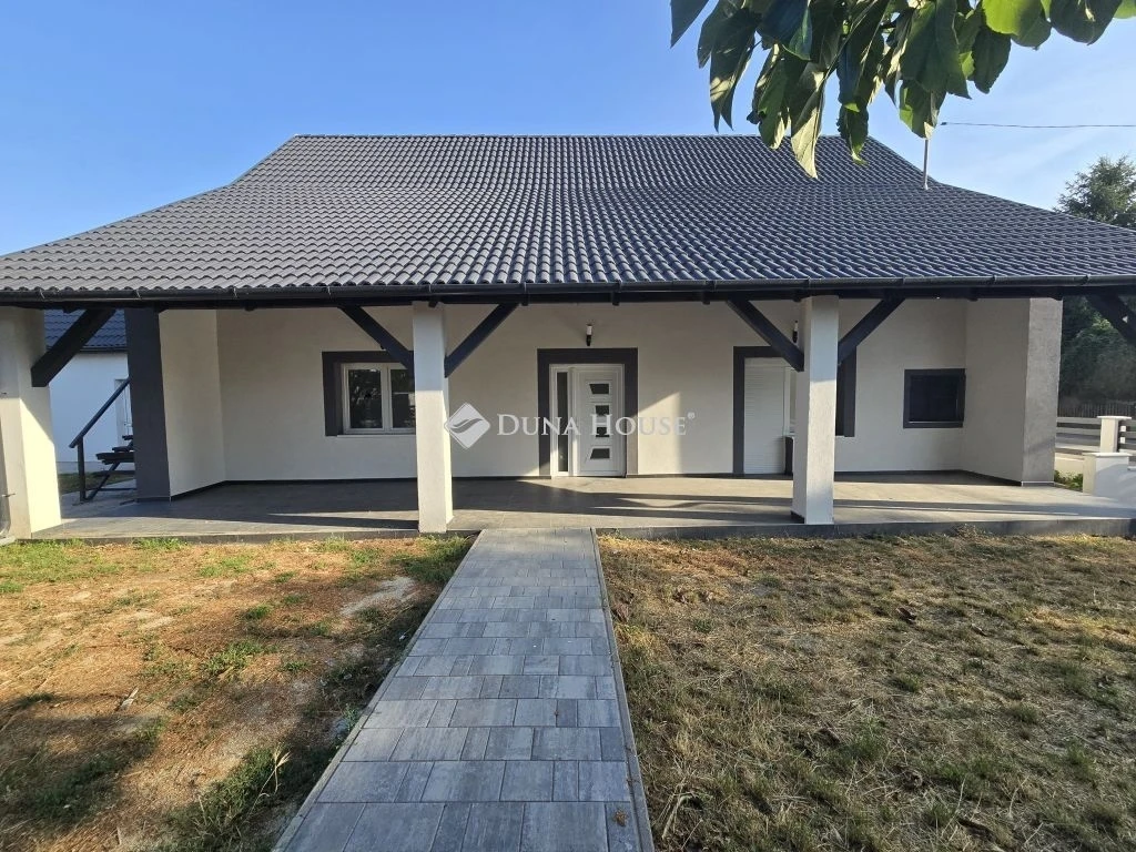 Eladó ház, Ságvár