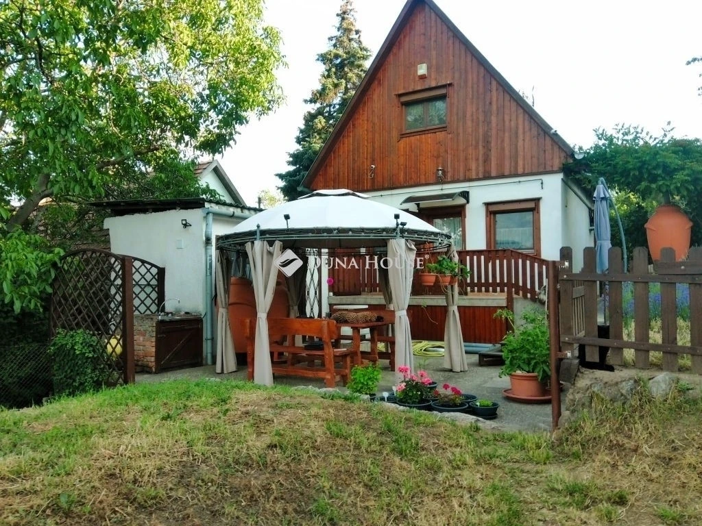 Eladó ház, Pákozd