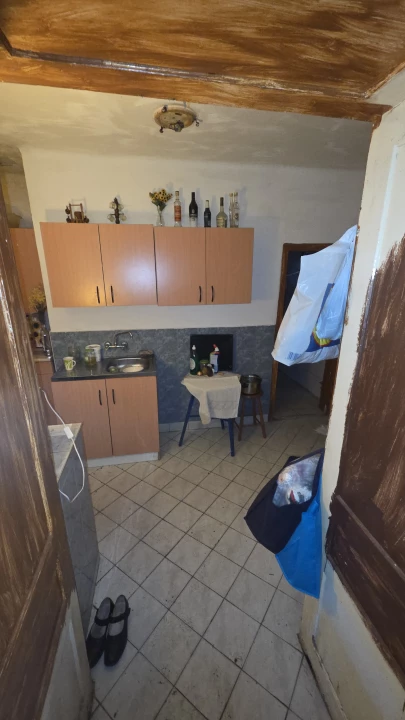 For sale house, Tác