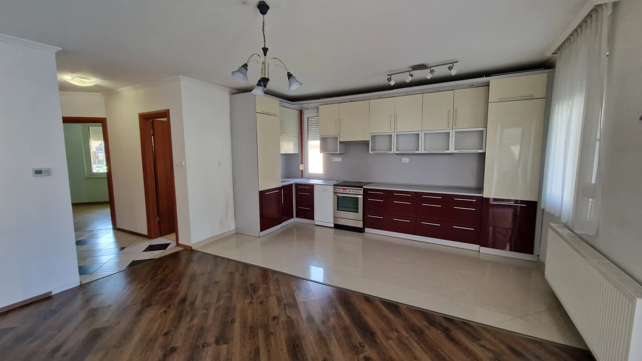 c3-1-name c2-19-name, Székesfehérvár