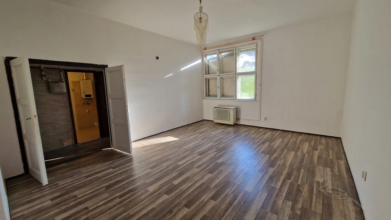 Eladó téglalakás, Székesfehérvár