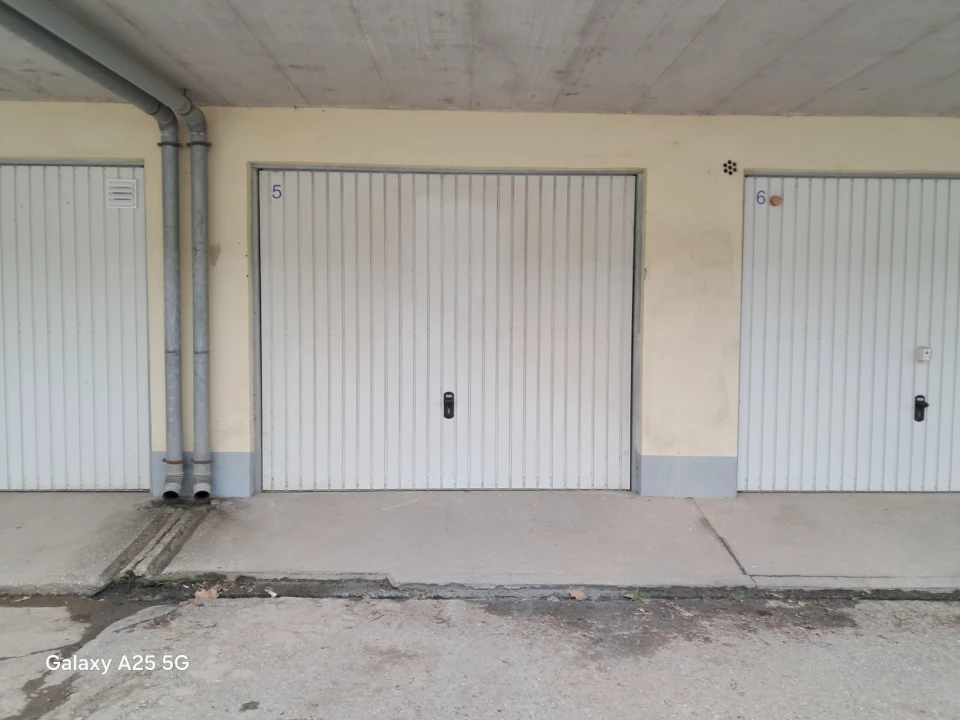 For sale detached garage, Pécs, Tildy Zoltán utca