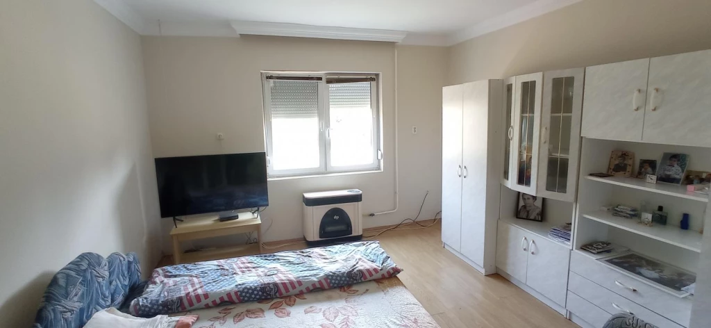 KEMECSÉN 96 NM-ES TÉGLA ÉPÍTÉSŰ CSALÁDI HÁZ ELADÓ