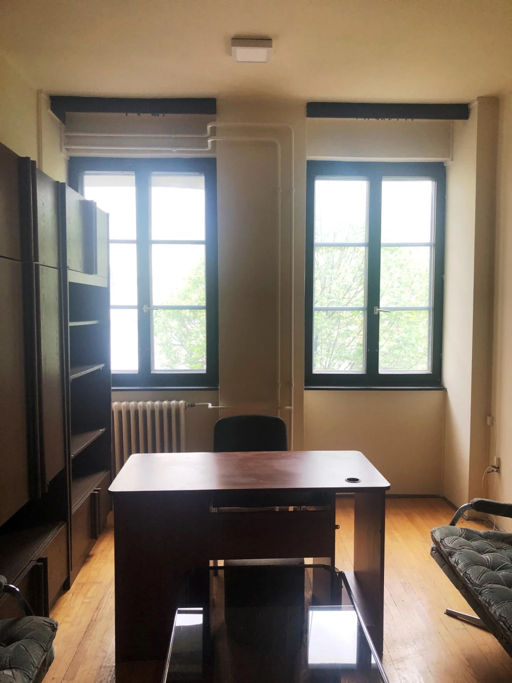 NYÍREGYHÁZÁN, BELVÁROSBAN 122 NM-ES IRODA KIADÓ