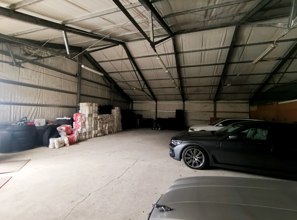 NYÍREGYHÁZA DEBRECENI ÚT VONZÁSÁBAN 190 NM-ES CSARNOK KIADÓ