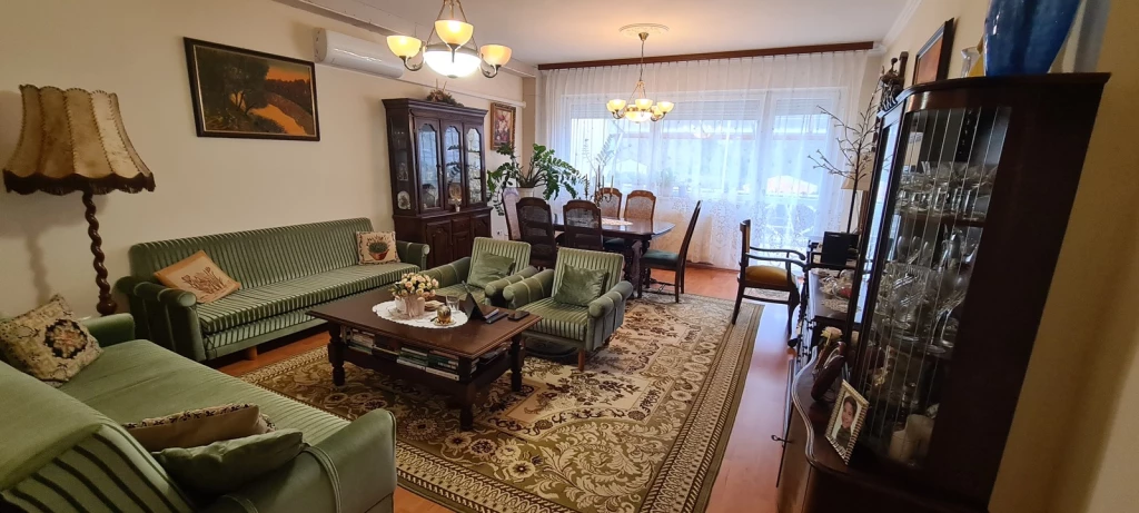KORÁNYI KERTVÁROSBAN IKERHÁZ ELADÓ