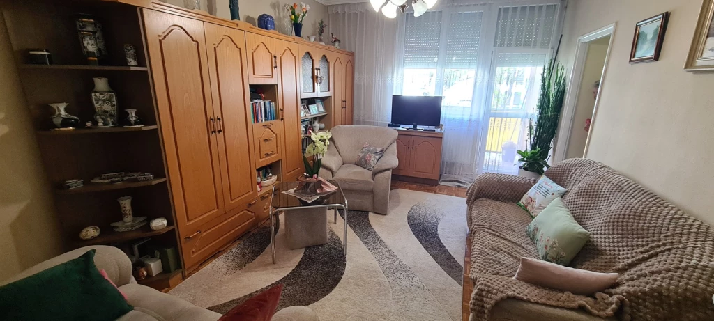 BELVÁROS KÖZELI 51 NM-ES LAKÁS ELADÓ