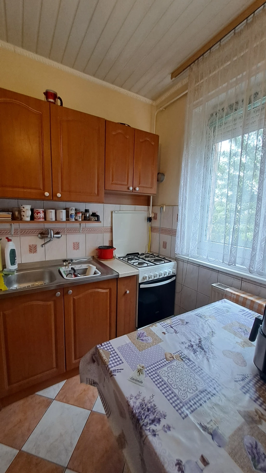 NYÍREGYHÁZA BELVÁROS KÖZELI 72 NM-ES 1. EMELETI TÁRSASHÁZI LAKÁS ELADÓ