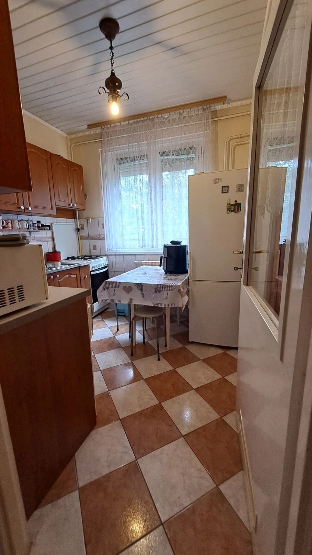 NYÍREGYHÁZA BELVÁROS KÖZELÉBEN JÓ ÁLLAPOTÚ LAKÁS ELADÓ