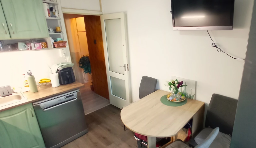 NYÍREGYHÁZA ÖRÖKÖSFÖLDÖN ELADÓ LAKÁS