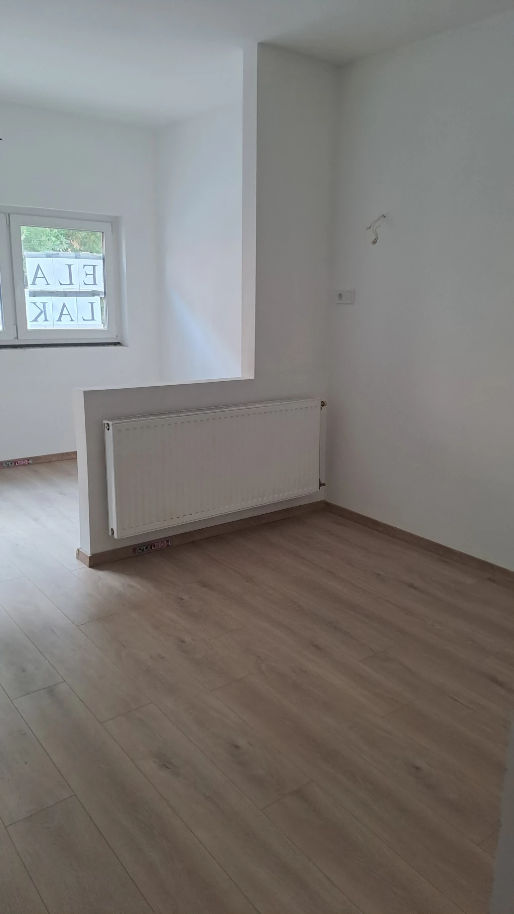 NYÍREGYHÁZÁN, SÓLYOM UTCÁN 38 NM-ES FÖLDSZINTI LAKÁS ELADÓ