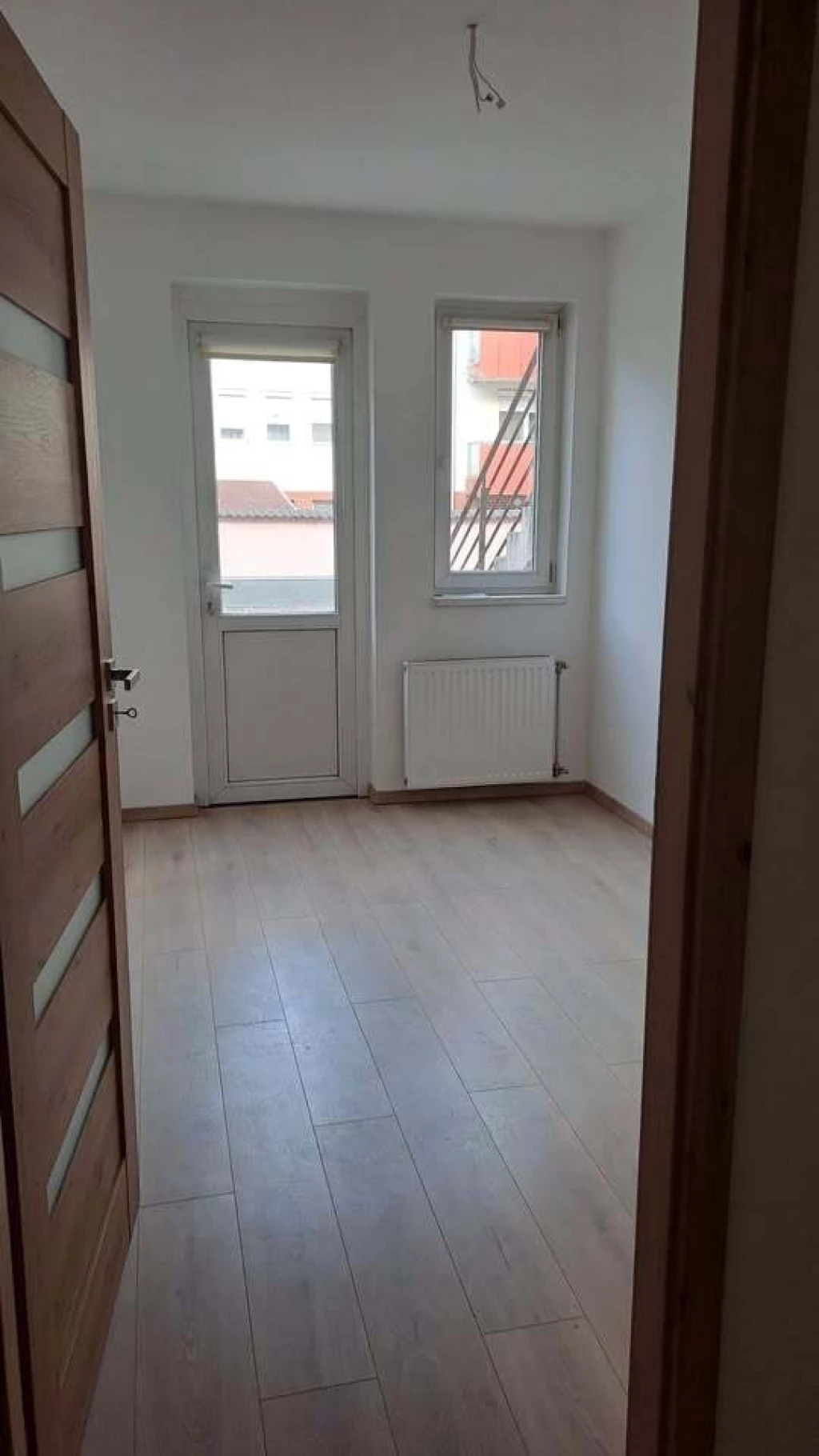 SÓLYOM UTCÁN FÖNDSZINTI 38 NM-ES LAKÁS/IRODA ELADÓ