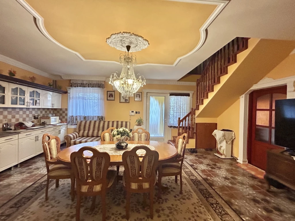 NYÍREGYHÁZA-OROSON CSALÁDI HÁZ ELADÓ