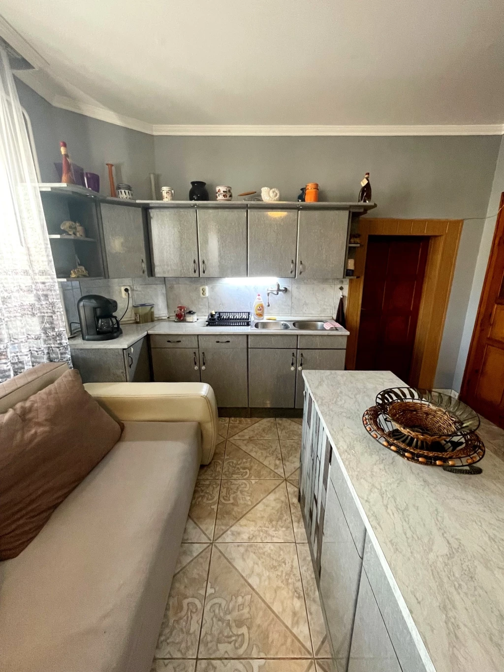 BELVÁROS KÖZELÉBEN 95 NM-ES CSALÁDI HÁZ ELADÓ