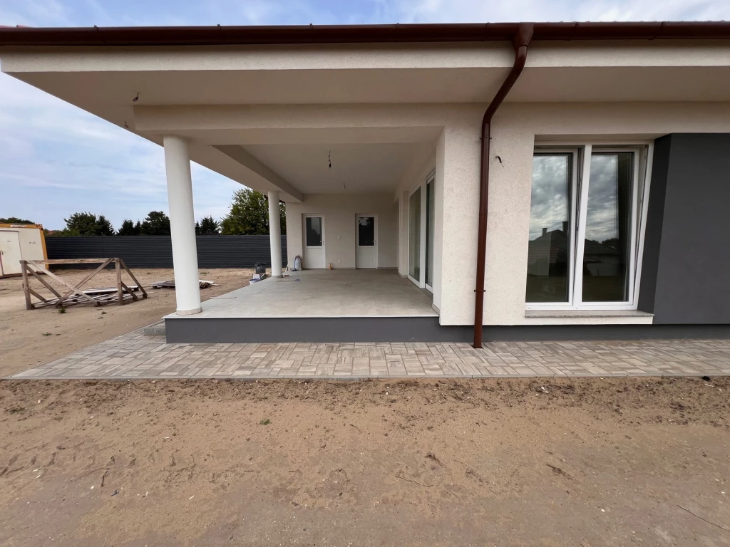 KÓTAJBAN PRÉMIUM ÖNÁLLÓ CSALÁDI HÁZ