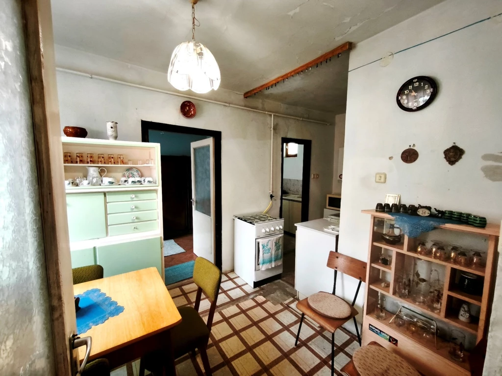 BUJON ELADÓ KIS CSALÁDI HÁZ ELADÓ