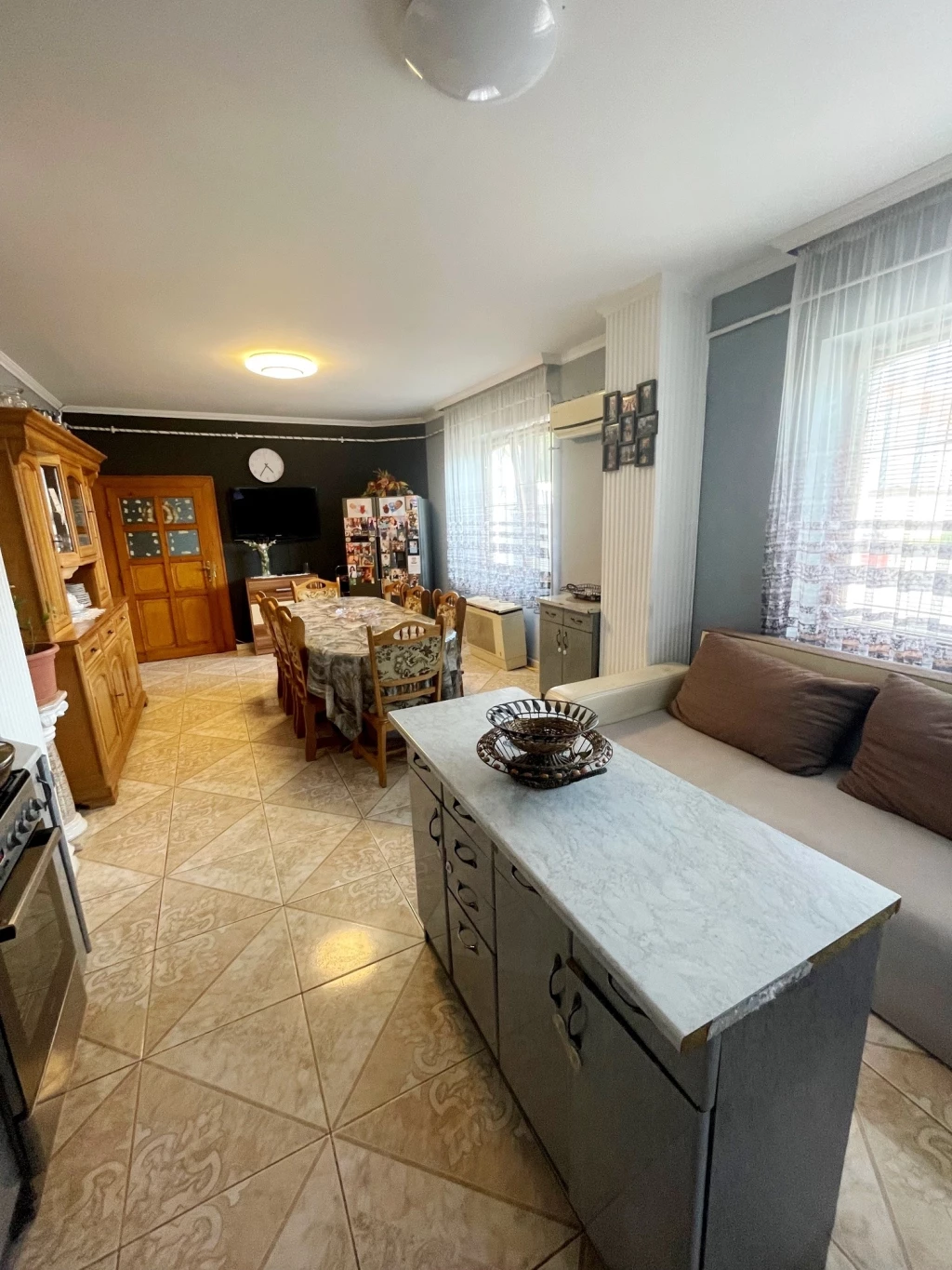 BELVÁROS KÖZELI 95 NM-ES CSALÁDI HÁZ ELADÓ