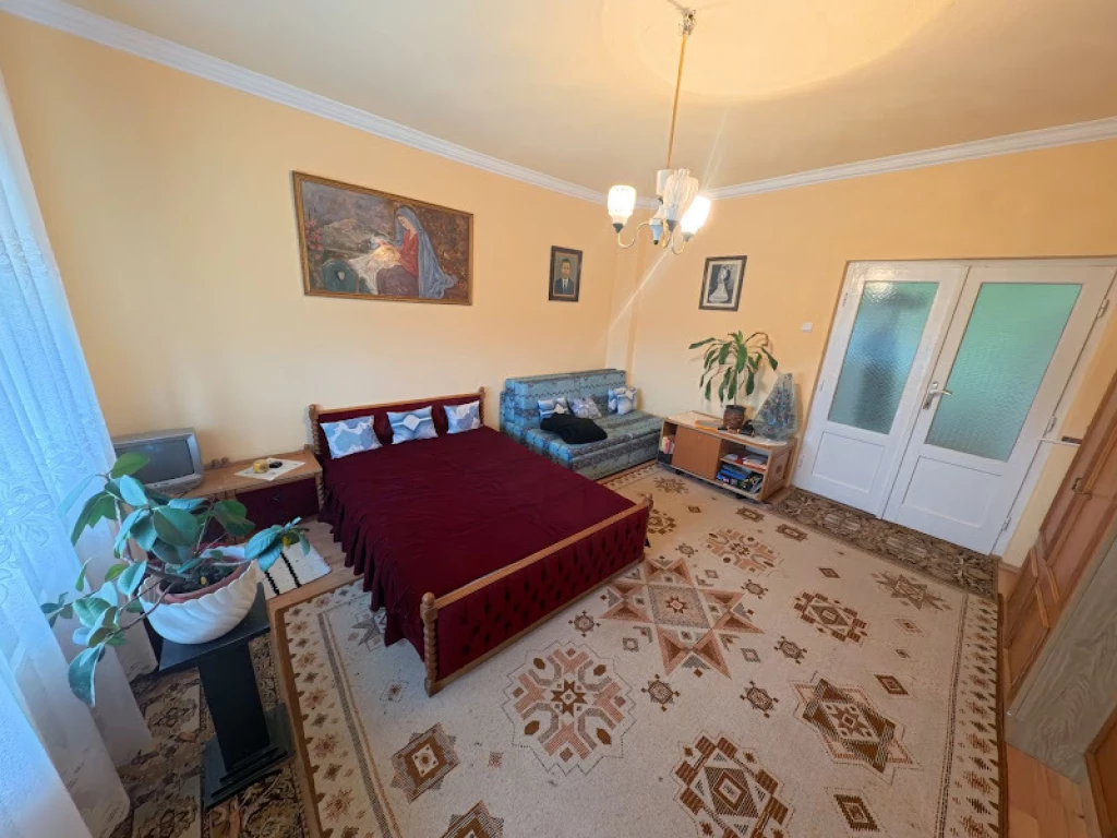 GÁVAVENCSELLŐN ELADÓ CSALÁDI HÁZ -JÓ ÁLLAPOTÚ, STABIL SZERKEZET, MELLÉKÉPÜLETEK