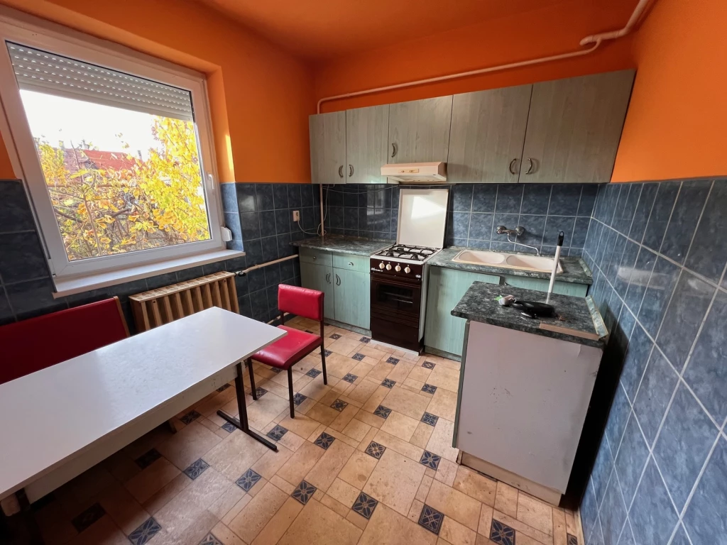 NYÍREGYHÁZA SÁGVÁRI KERTVÁROSBAN 105 NM-ES LAKÁS FÖLDSZINTEN ELADÓ