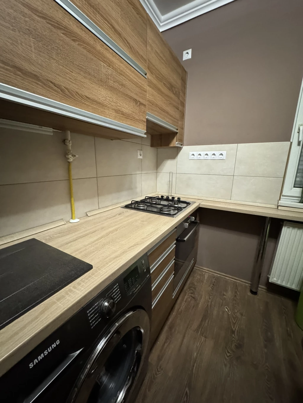 NYÍREGYHÁZA KOSSUTH UTCÁN 49 NM-ES, FELÚJÍTOTT, 2 SZOBÁS LAKÁS ELADÓ