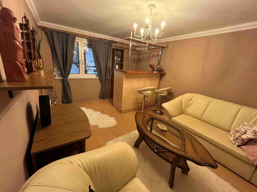 NYÍREGYHÁZA BELVÁROSÁTÓL NÉHÁNY PERCRE CSALÁDI HÁZ ELADÓ