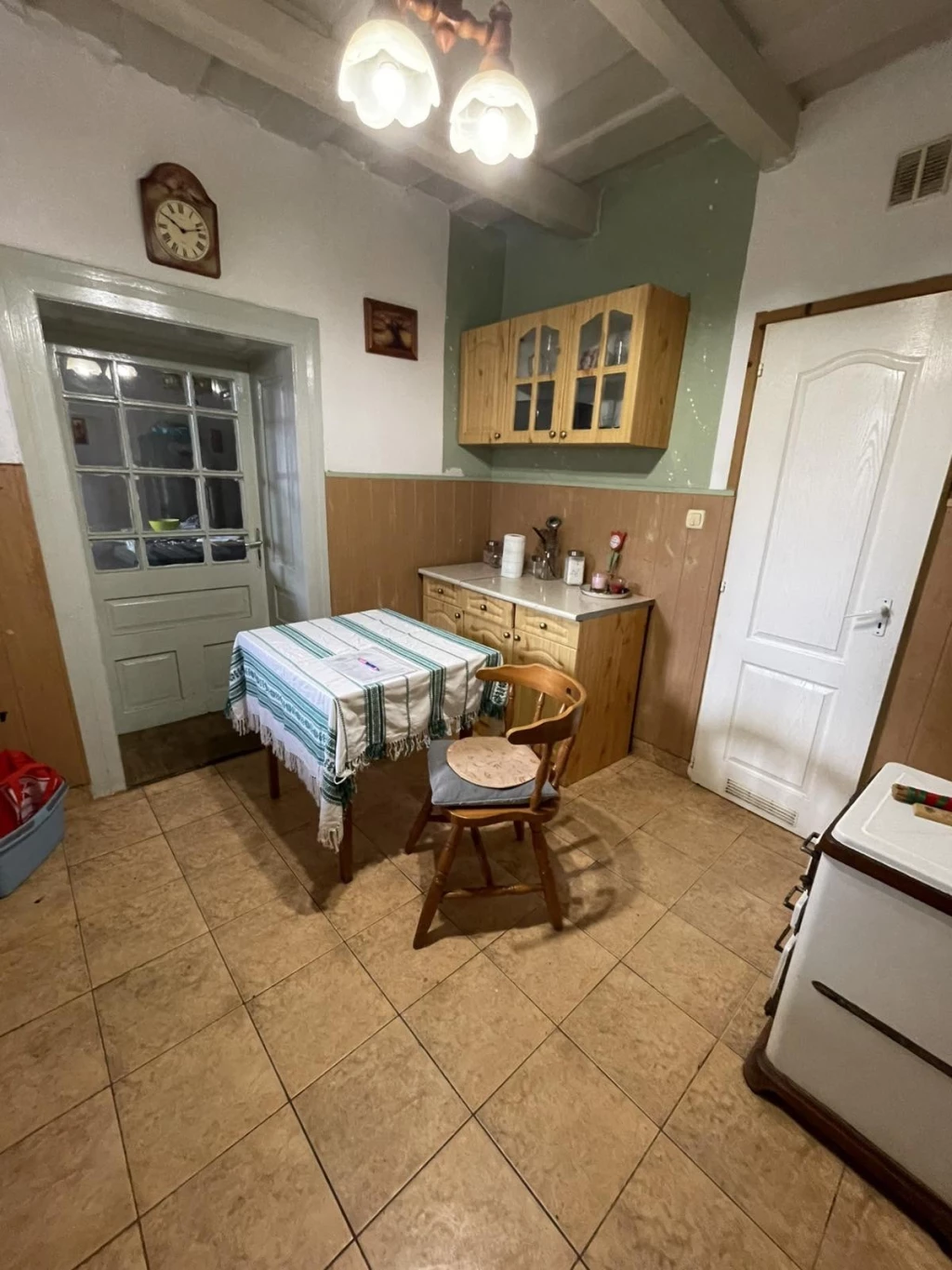 IBRÁNY FREKVENTÁLT HELYÉN 2 SZOBÁS CSALÁDI HÁZ ELADÓ