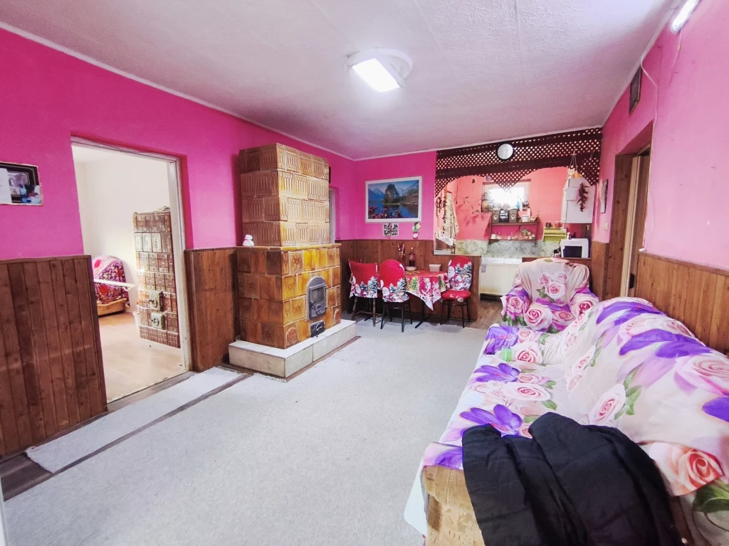 NAGYKÁLLÓ KÖZPONTJÁHOZ KÖZEL CSENDES UTCÁJÁBAN 110NM-ES 4 SZOBA + NAPPALIS CSALÁDI HÁZ ELADÓ