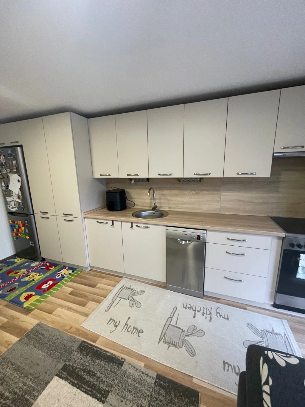 NYÍREGYHÁZÁN, ALMA UTCA KÖZELÉBEN 60 NM-ES CSALÁDI HÁZ ELADÓ