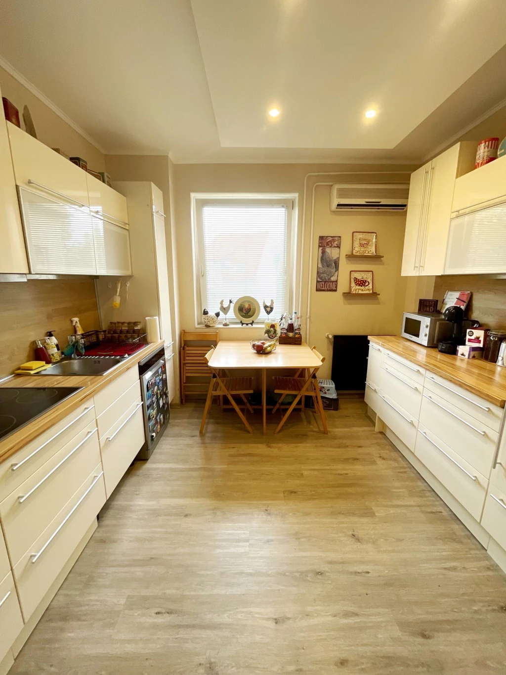 BELVÁROSI BELSŐ SZINTES LAKÁS- 5 SZOBA 160 M2 KEDVEZŐ ÁRON ELADÓ