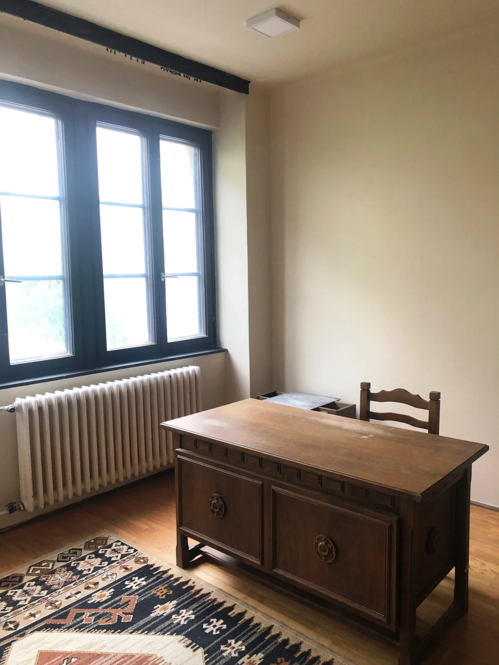 NYÍREGYHÁZA ABSZOLULT BELVÁROSÁBAN 122 NM-ES IRODAINGATLAN ELADÓ