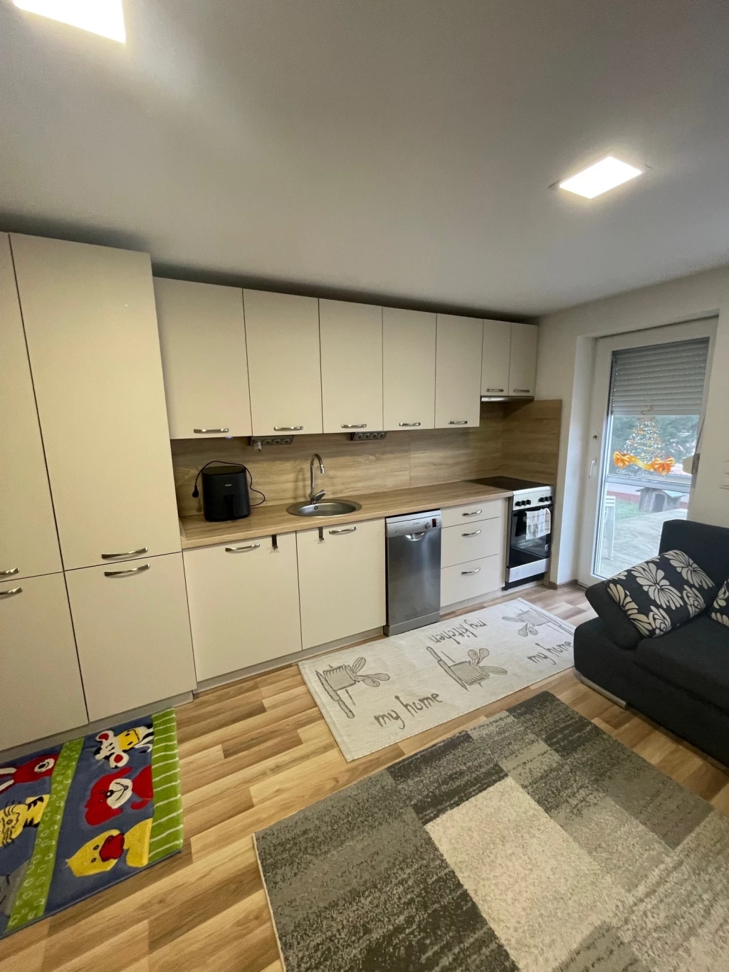 NYÍREGYÁZA - BORBÁNYÁN  ÖNÁLLÓ CSALÁDI HÁZ ELADÓ