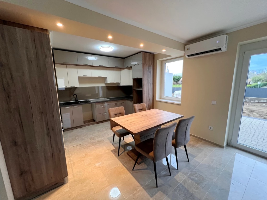 SÉNYŐN ÚJ ÉPÍTÉSŰ IKERHÁZ ELADÓ