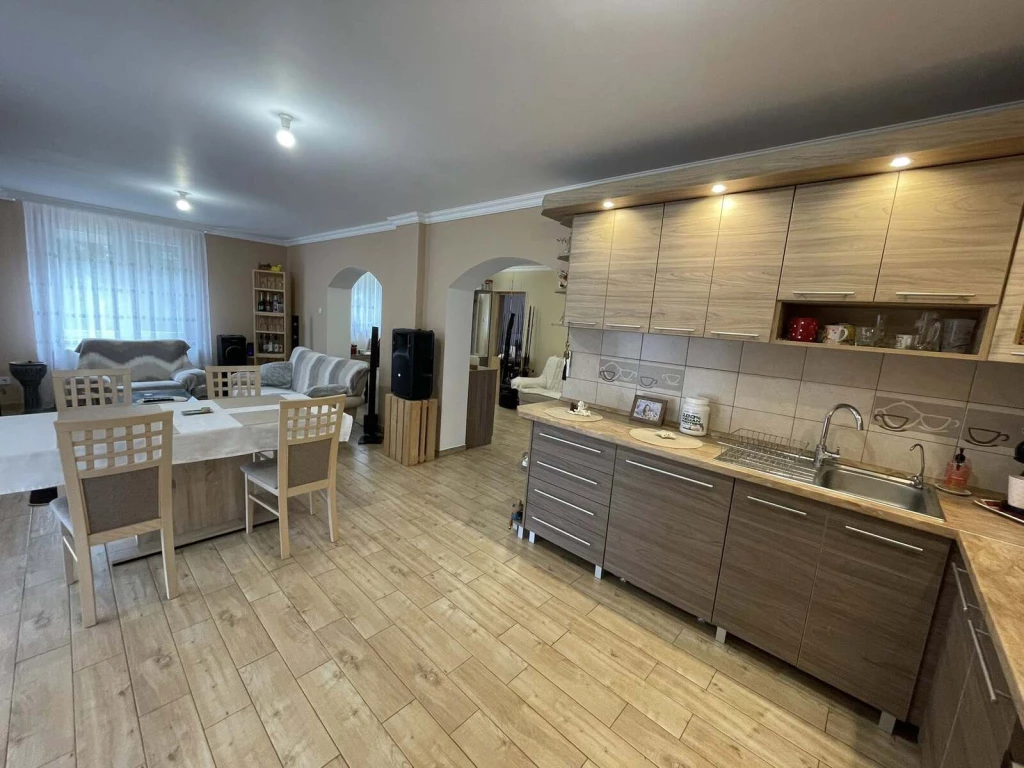 NYÍRSZŐLŐSÖN N+2 SZOBÁS FELÚJÍTOTT CSALÁDI HÁZ ELADÓ