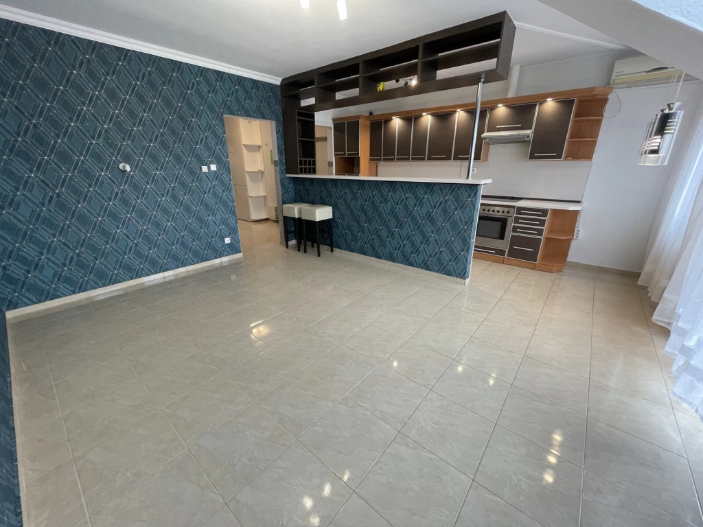 BUJTOS UTCA KÖZELÉBEN N+2 SZOBÁS LAKÁS ELADÓ