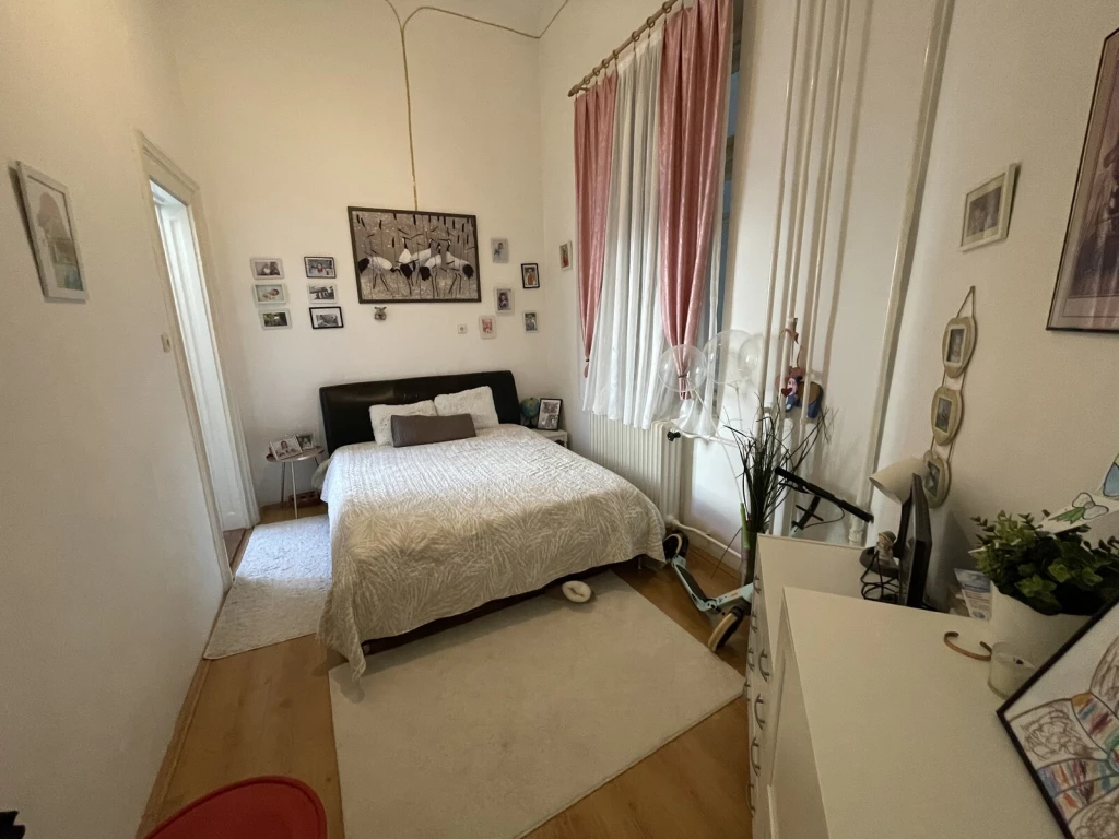 BELVÁROS SZÍVÉBEN TÁGAS POLGÁRI LAKÁS ELADÓ-KIVÉTELES LEHETŐSÉG