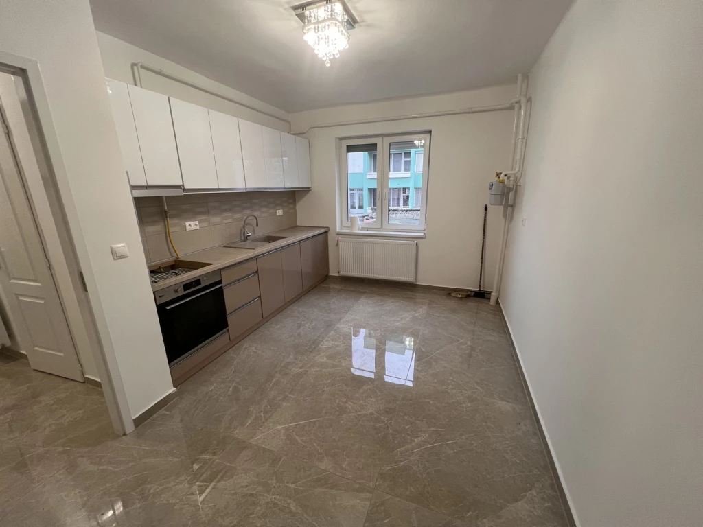 NYÍREGYHÁZA KÓRHÁZ VONZÁSÁBAN, 2 SZOBÁS LAKÁS KIADÓ