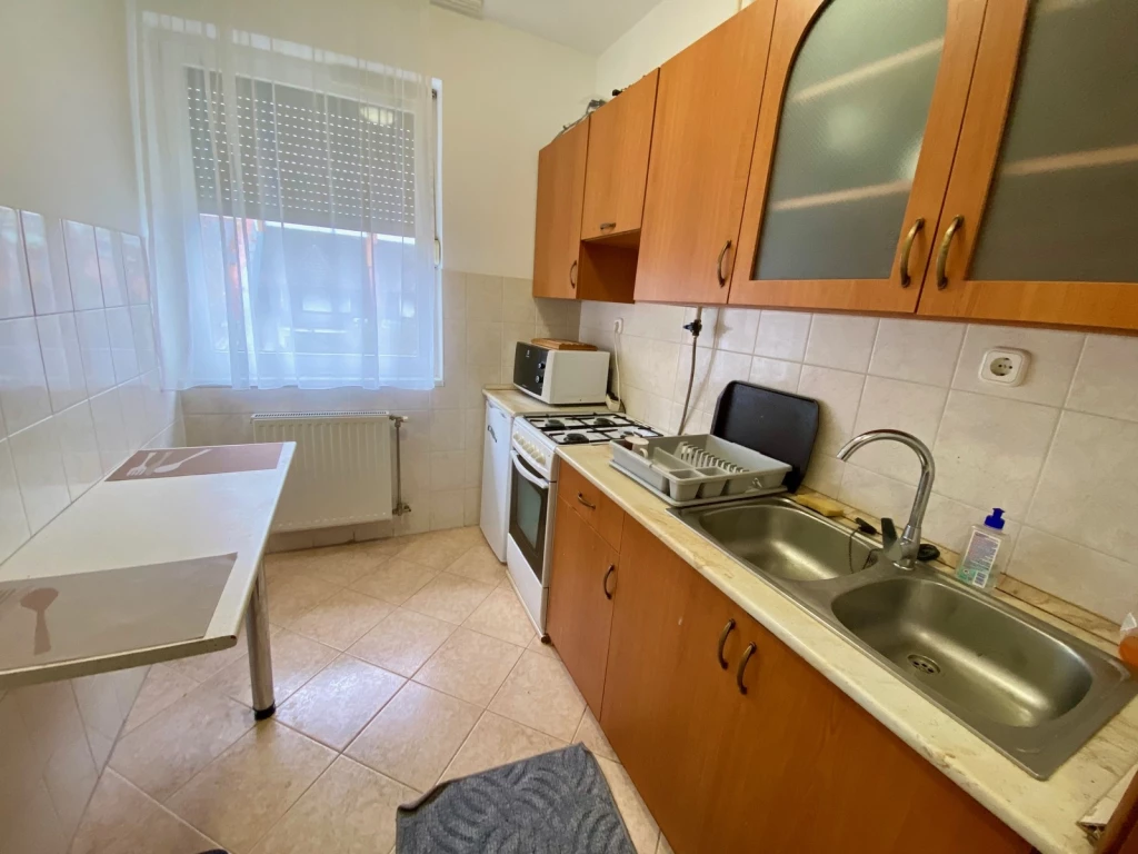 NYÍREGYHÁZÁN BELVÁROSBAN N + 1 SZOBÁS LAKÁS KIADÓ