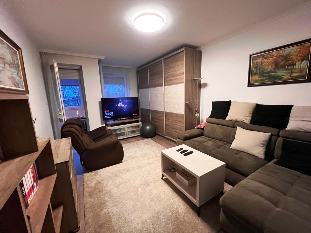 NYÍREGYHÁZA KORÁNYI KERTVÁROS RÉSZÉN SZÉP ÁLLAPOTÚ LAKÁS ELADÓ.