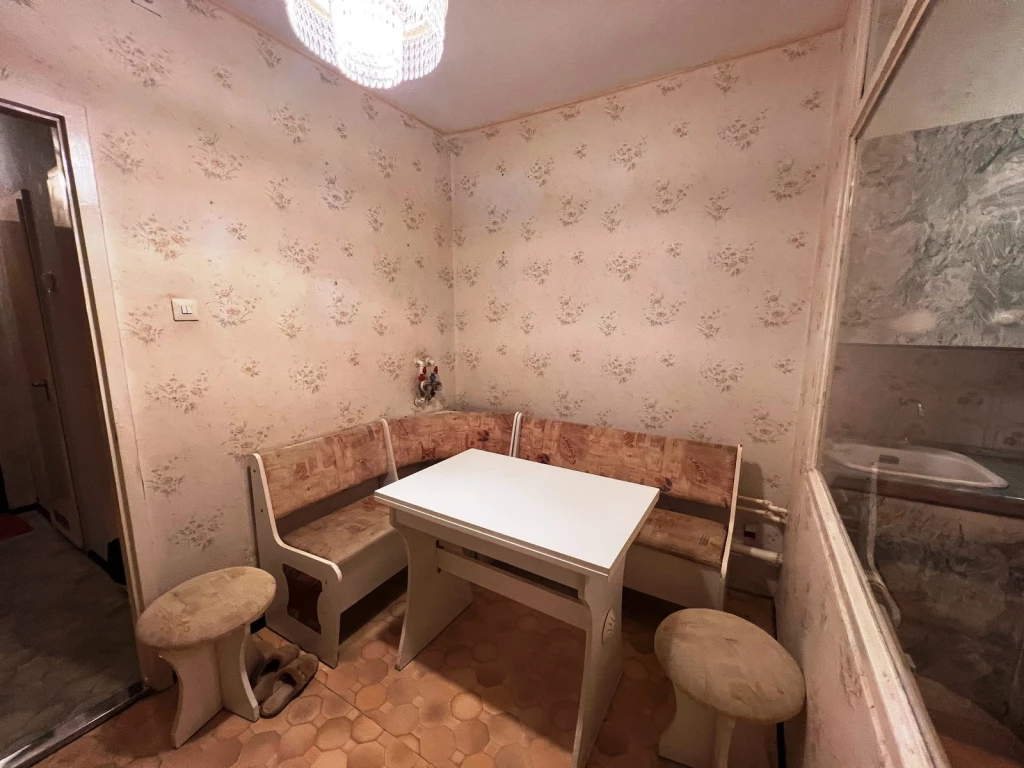 Nyíregyháza, Toldi utcában 54m2-es, 2 szoba nagy konyhás, azonnal költözhető lakás eladó!