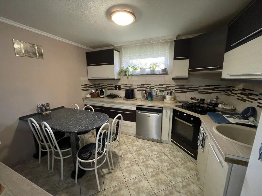 NYÍREGYHÁZA-NYÍRSZŐLŐSÖN JÓ ÁLLAPOTÚ CSALÁDI HÁZ ELADÓ