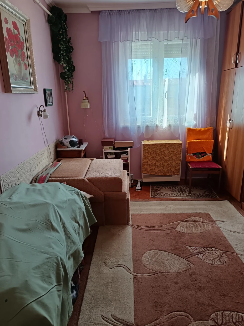 NYÍREGYHÁZA HÍMESBEN 1EMELETEN 62 NM-ES LAKÁS GARÁZZSAL PIHENŐKERTTEL ELADÓ