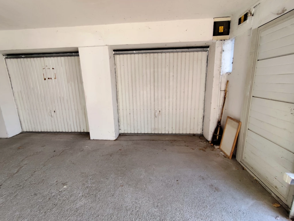 NYÍREGYHÁZA BELVÁROS KÖZELI GARÁZS ELADÓ