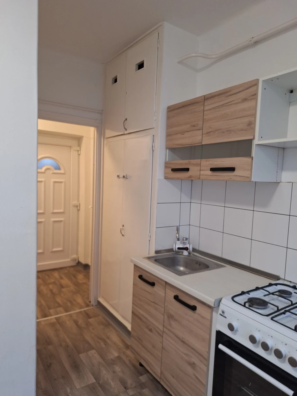 NYÍREGYHÁZA SCHMIDT MIHÁLY UTCÁN  3 SZOBÁS LAKÁS ELADÓ-AZONNAL KÖLTÖZHETŐ