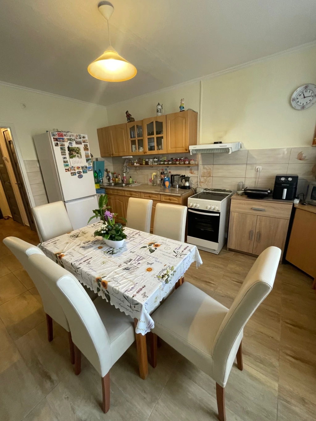 NYÍREGYHÁZÁN, FAZEKAS JÁNOS TÉREN 70 NM-ES TÁGAS, VILÁGOS LAKÁS ELADÓ