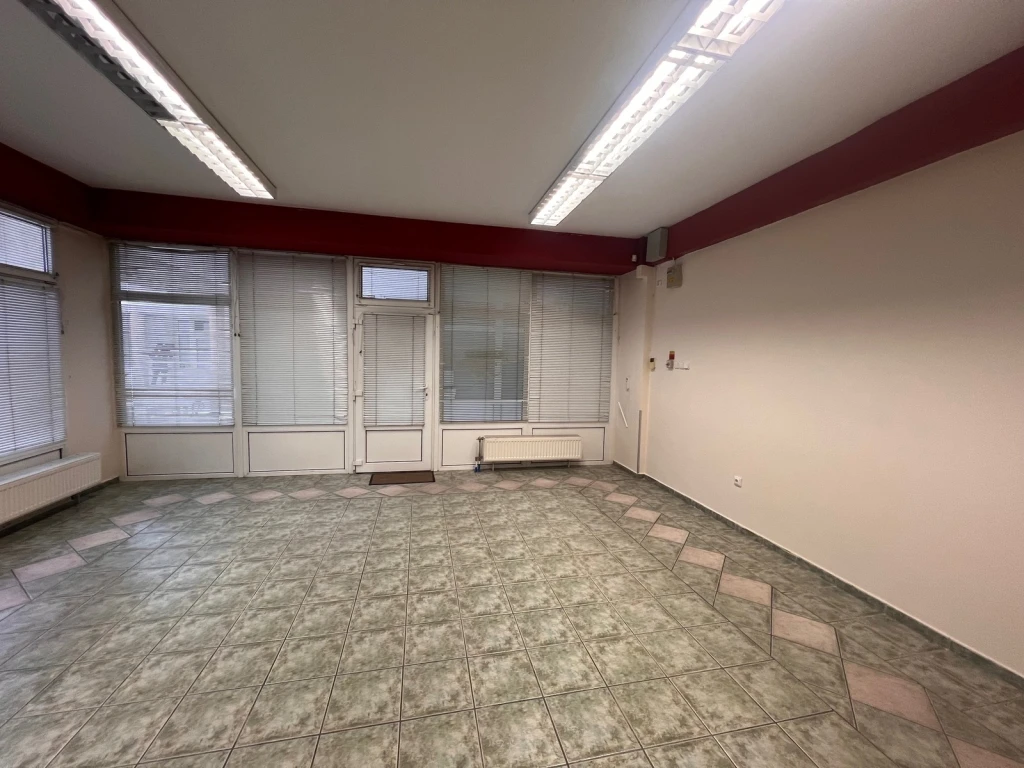 NYÍREGYHÁZA BELVÁROSBAN JÓ ÁLLAPOTÚ ÜZLET ELADÓ