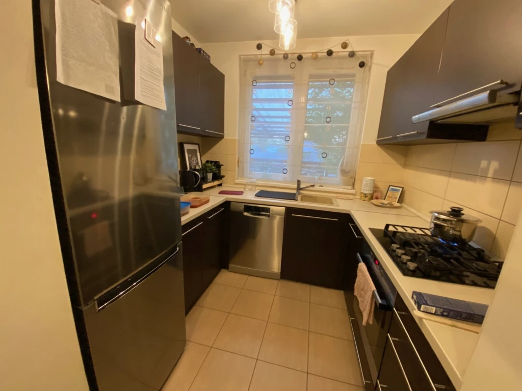 SÁGVÁRI KERTVÁROSBAN 4 SZOBA NAPPALIS SORHÁZI INGATLAN ELADÓ