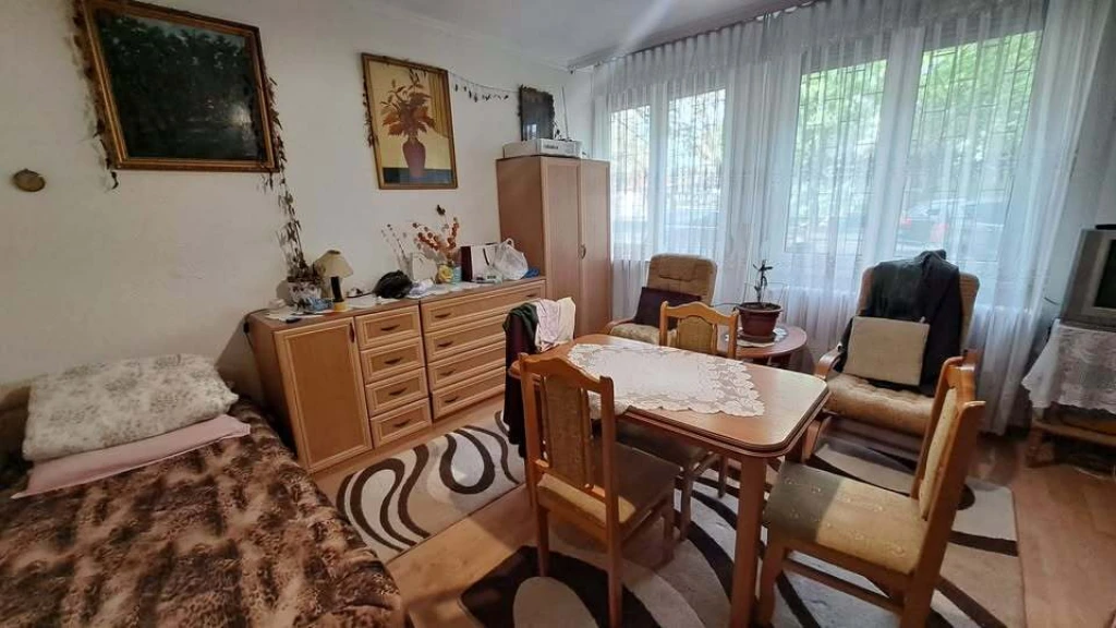 SÓSTÓI ÚTON FÖLDSZINTI 32 NM-ES LAKÁS ELADÓ