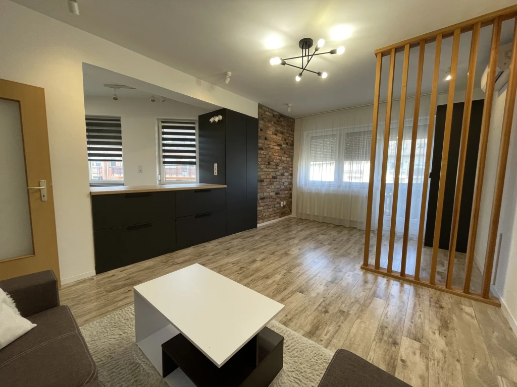 4-ES HUSZÁROK ÚTJÁN SZÉP ÁLLAPOTÚ LAKÁS KIADÓ